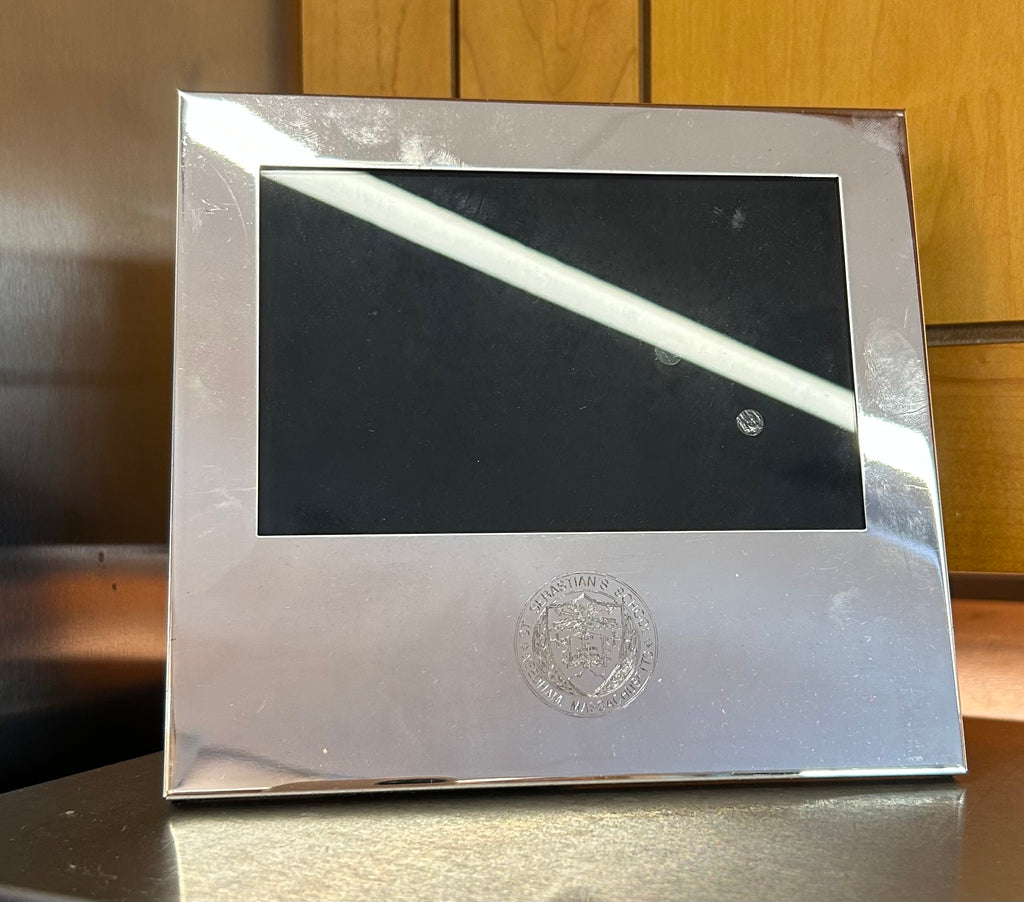 Arrows Gear - Frame -4x6 Silver plated- Engraved Crest